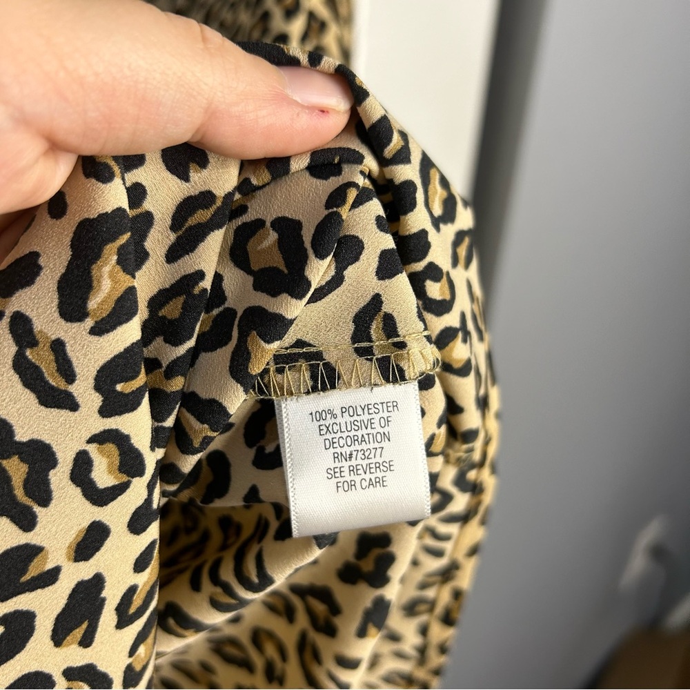 Croft & Barrow Women’s Cheetah Print V-Neck‎ 3/4 Quarter Sleeves Size Medium - Picture 4 of 5